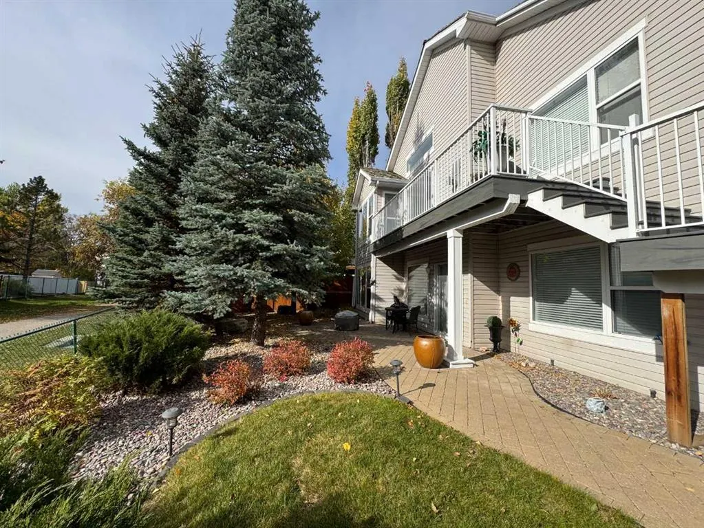 214 Douglas Glen Gardens SE
