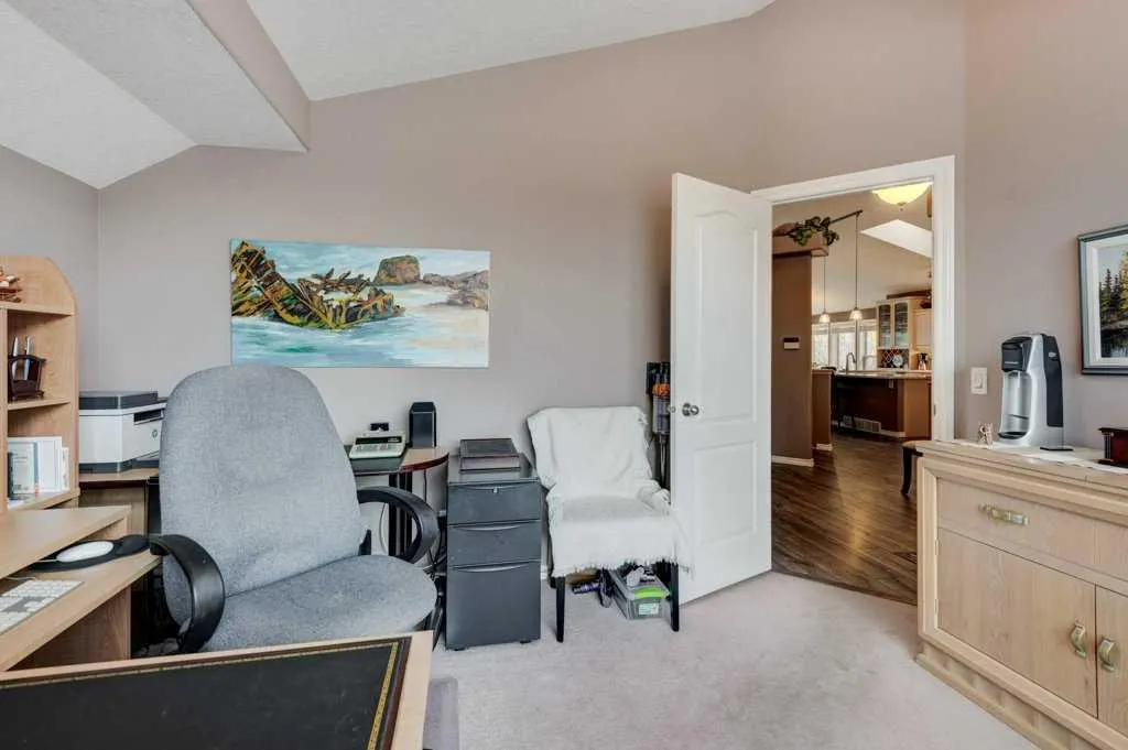 214 Douglas Glen Gardens SE
