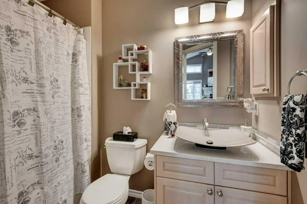 214 Douglas Glen Gardens SE