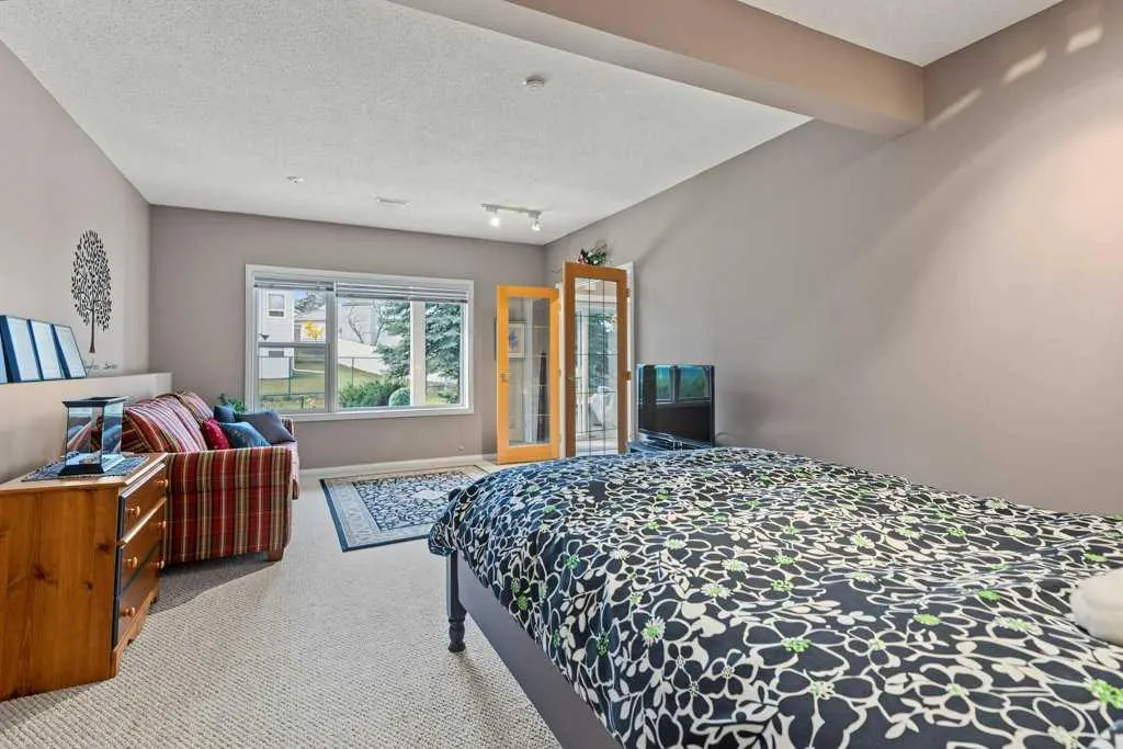 214 Douglas Glen Gardens SE