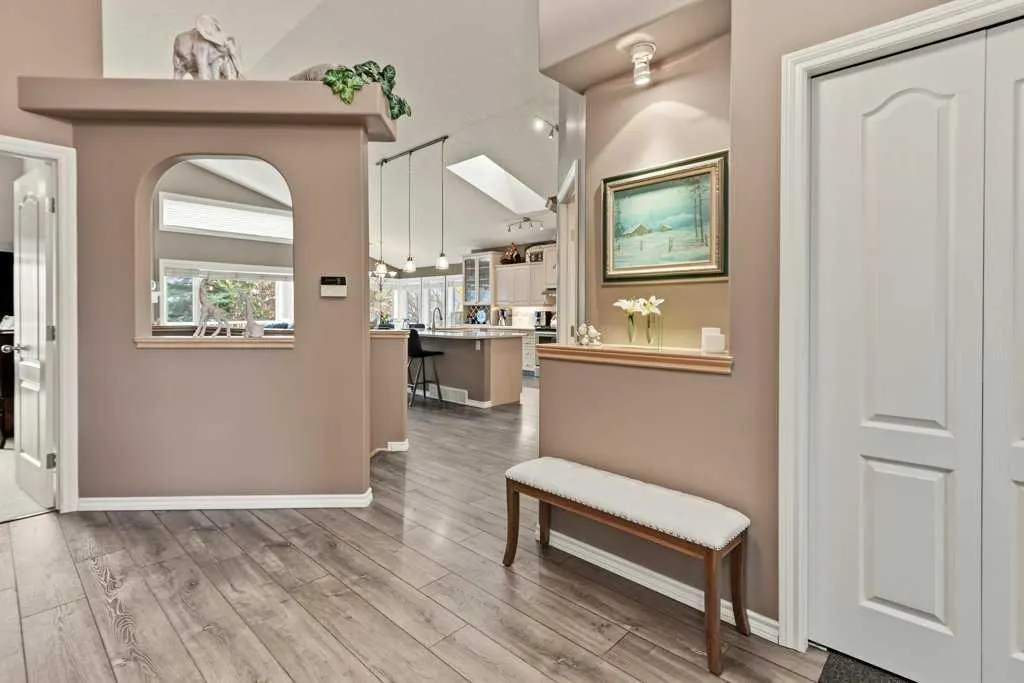 214 Douglas Glen Gardens SE