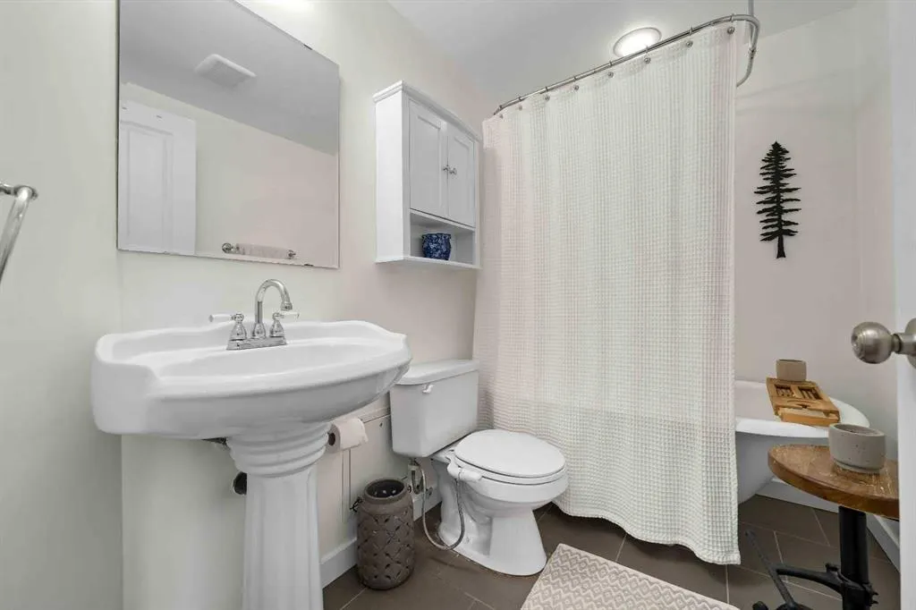 371 Aberdeen Street SE #102