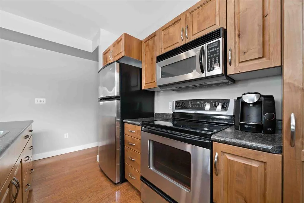 371 Aberdeen Street SE #102