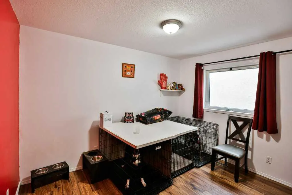 14 Heritage Road W