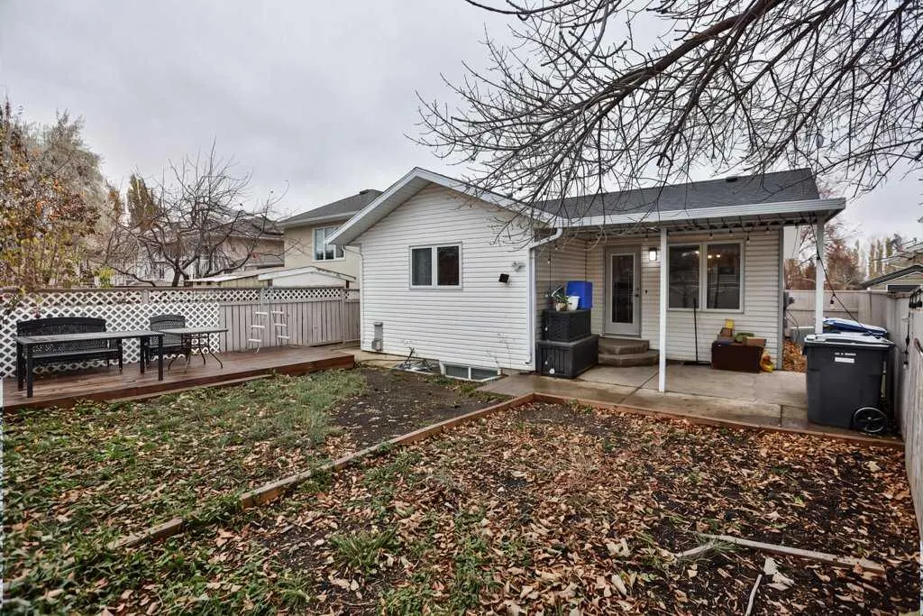 14 Heritage Road W