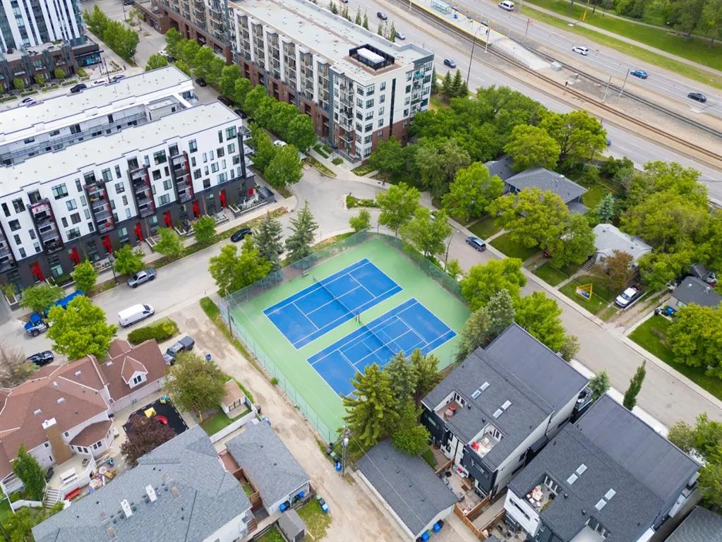930 Centre Avenue NE #438