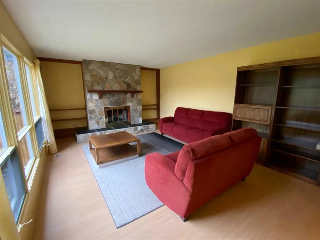 23 Douglas Court N