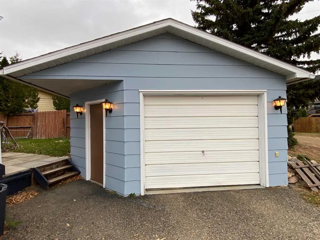 23 Douglas Court N