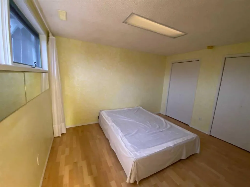 23 Douglas Court N