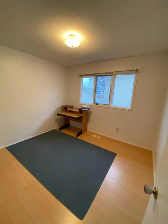 23 Douglas Court N