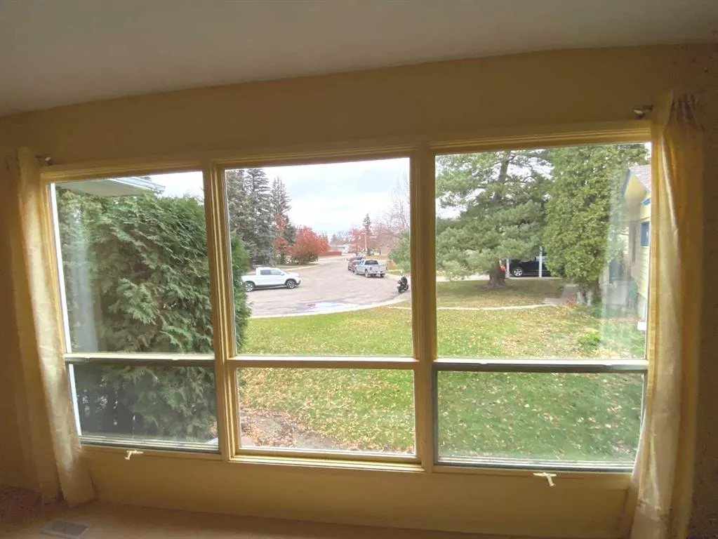23 Douglas Court N