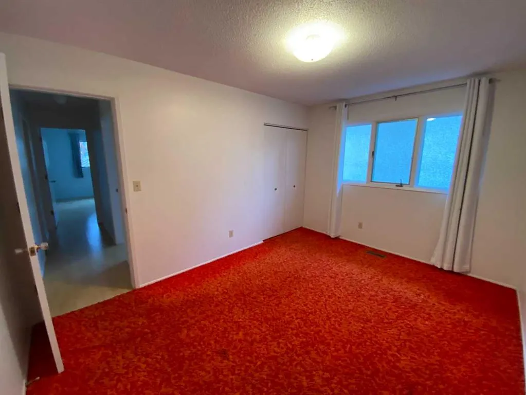 23 Douglas Court N