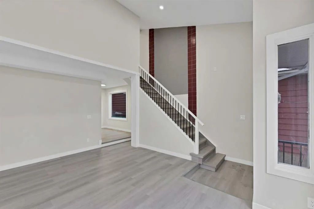 5 Martingrove Court NE