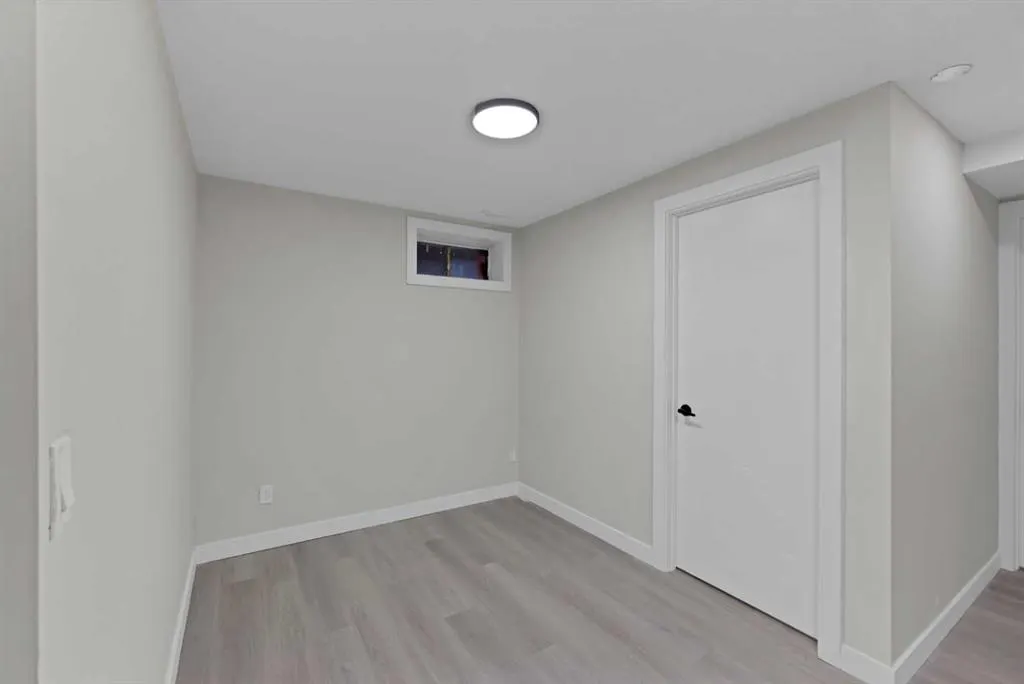 5 Martingrove Court NE