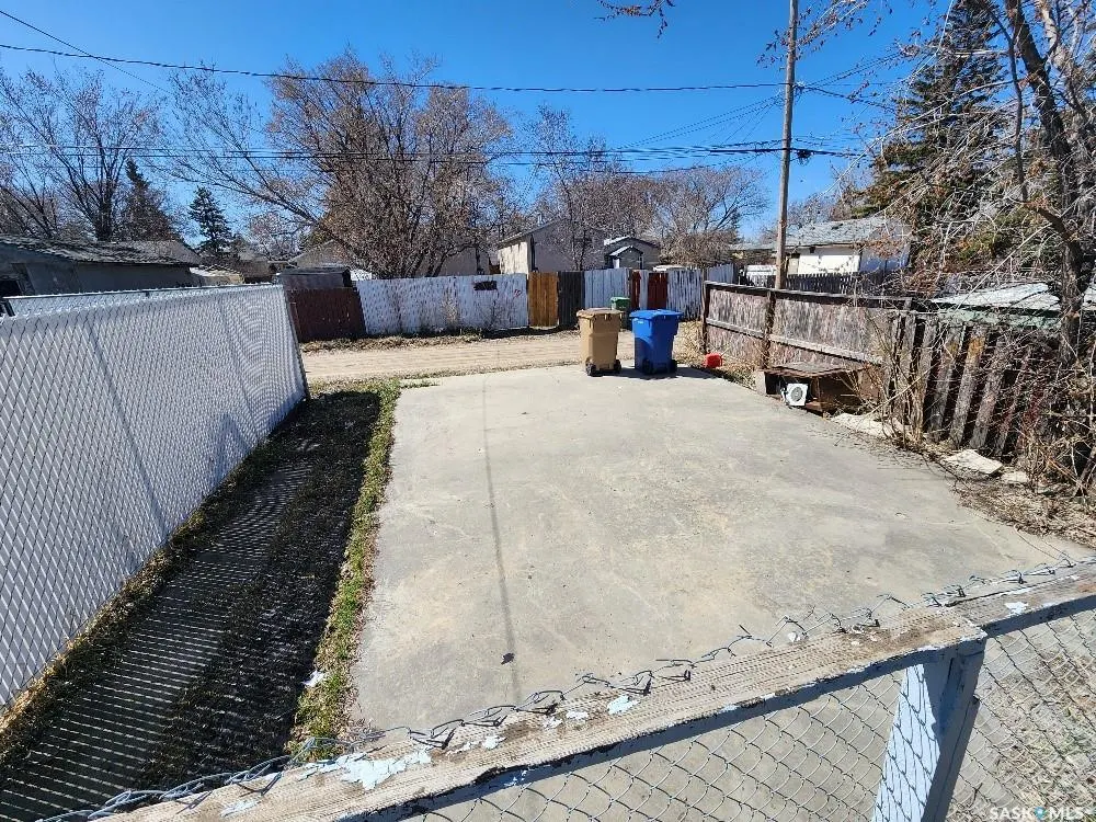 664 Retallack STREET