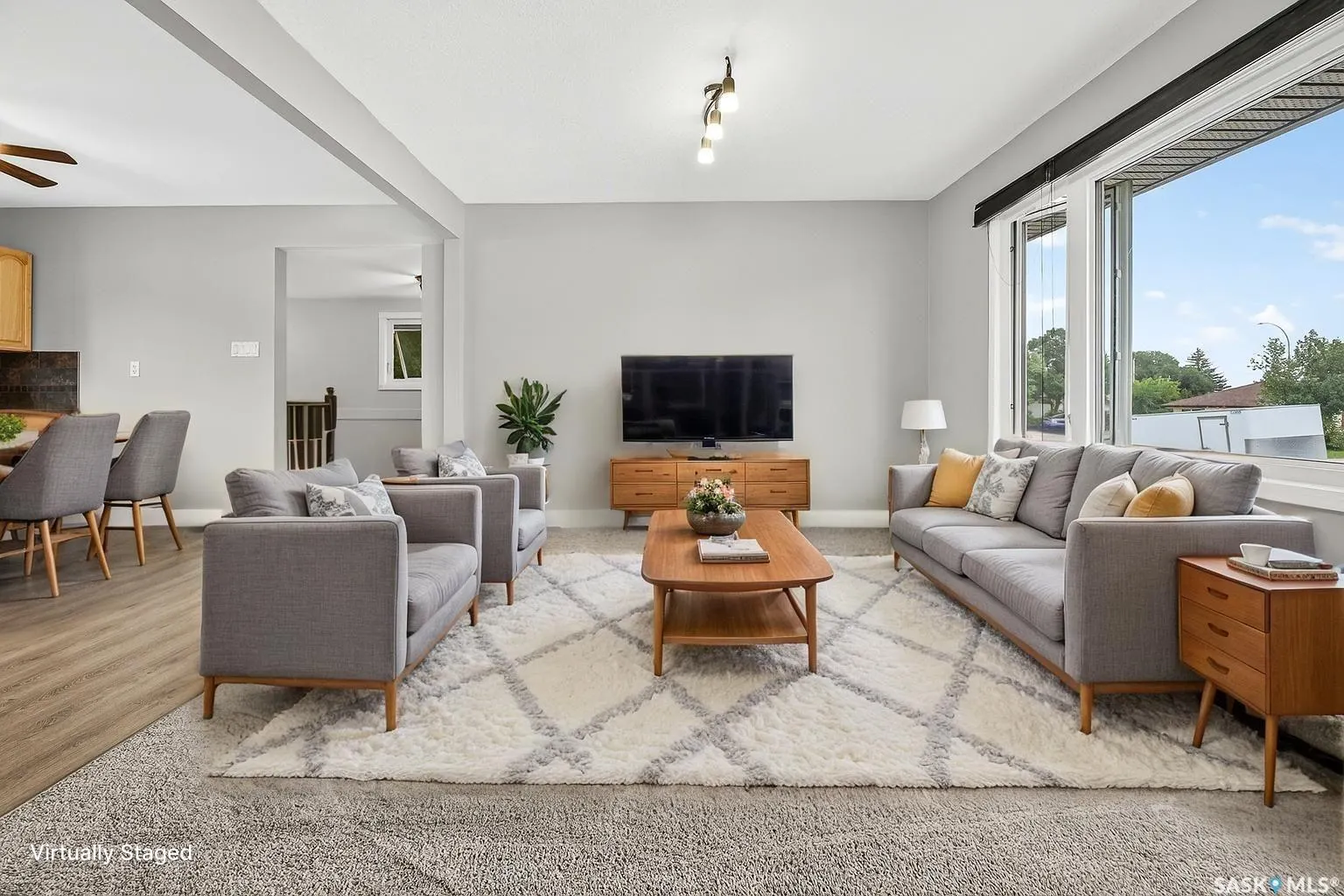 1114 Caribou STREET W