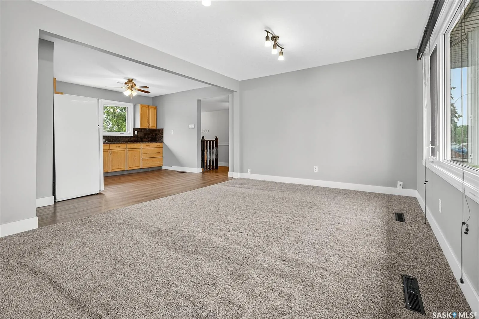 1114 Caribou STREET W