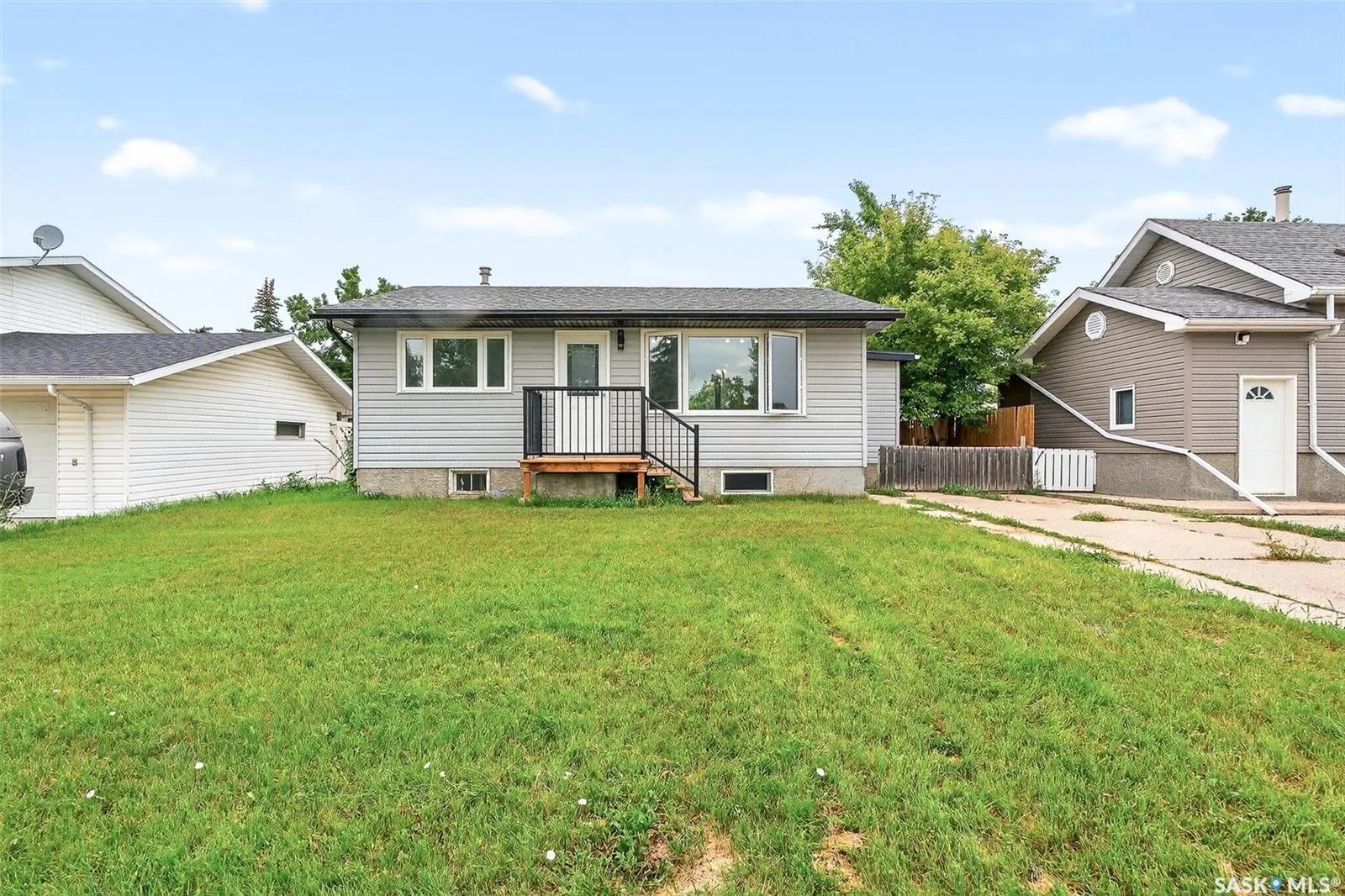 1114 Caribou STREET W