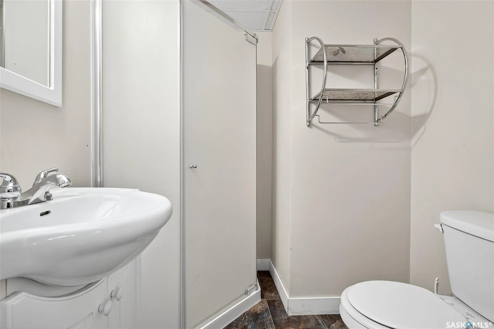 1114 Caribou STREET W