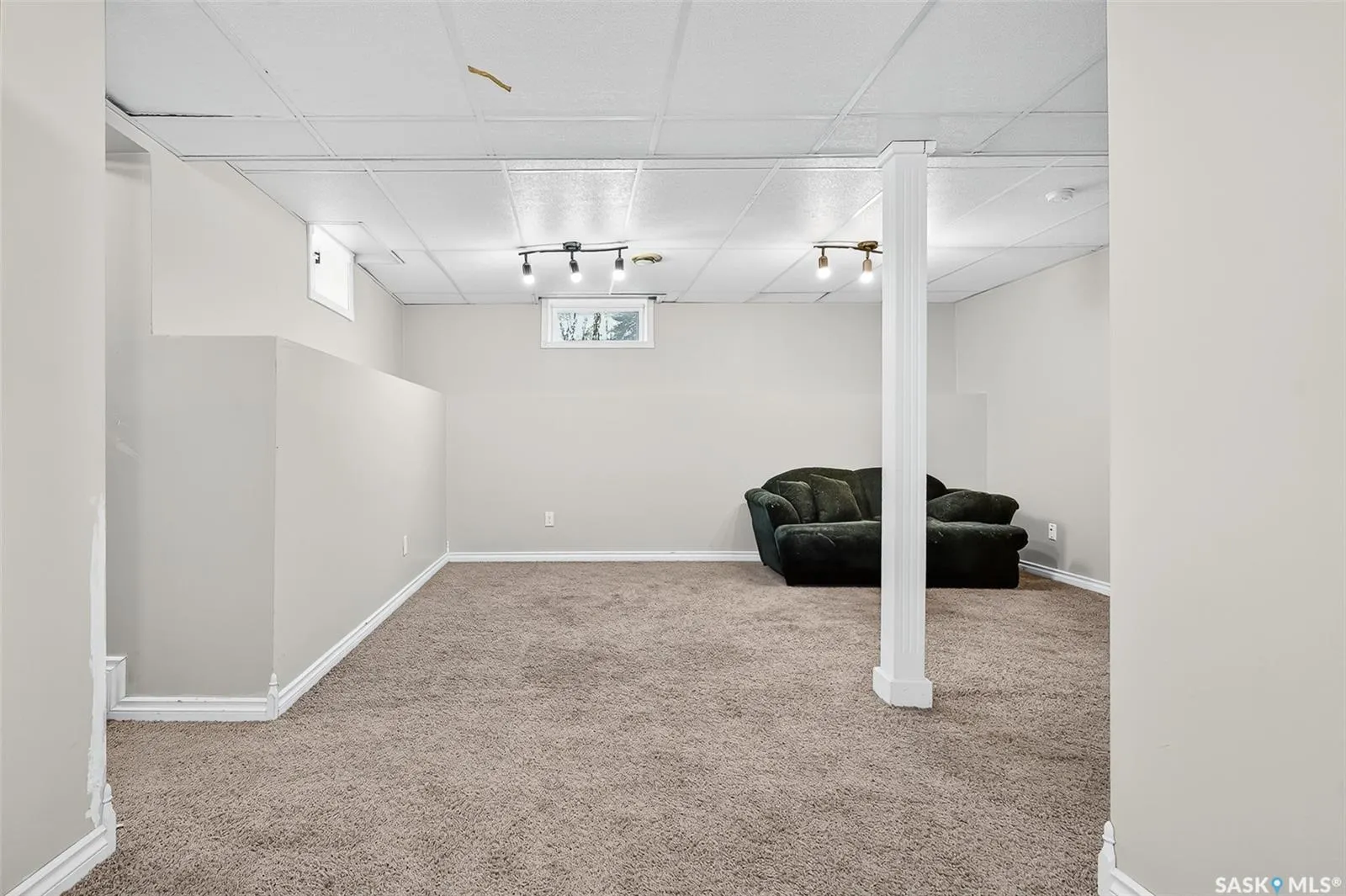 1114 Caribou STREET W