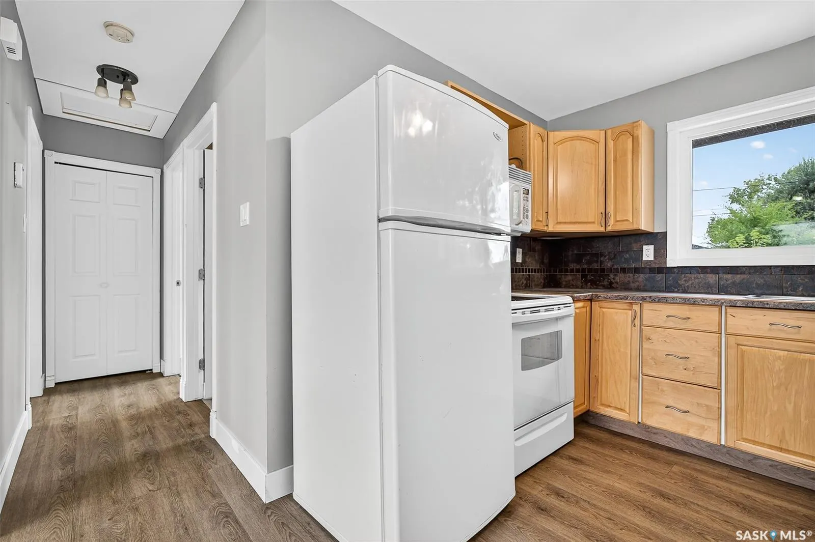 1114 Caribou STREET W