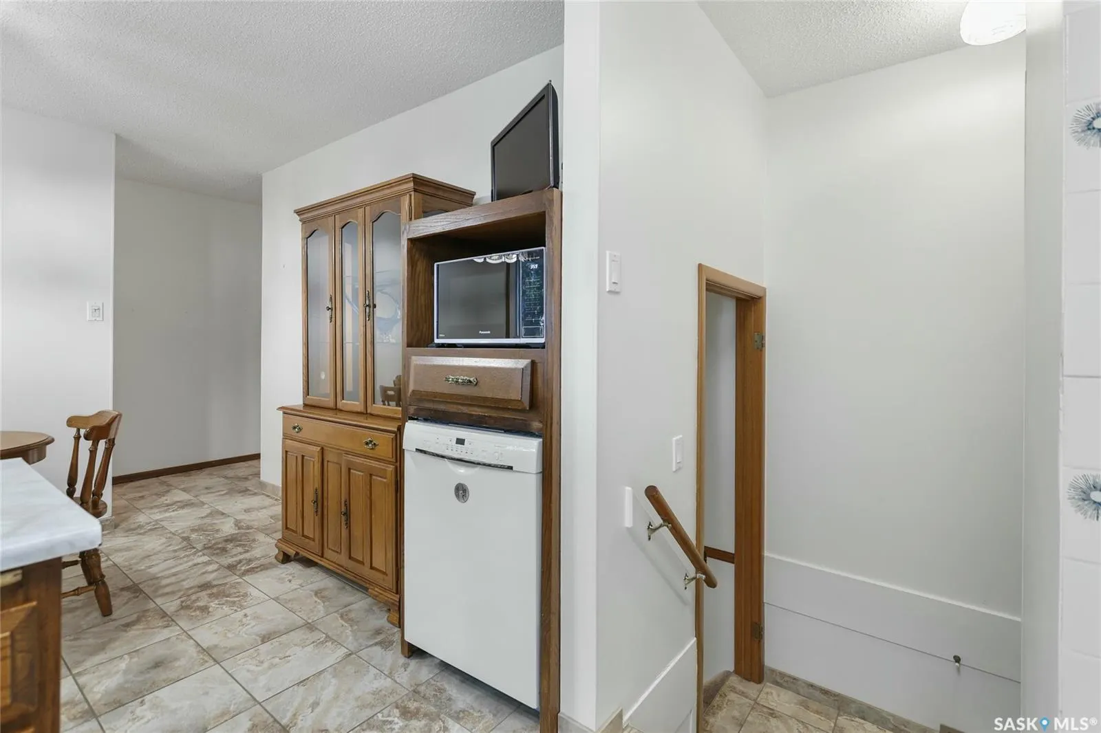 144 Woodward AVENUE