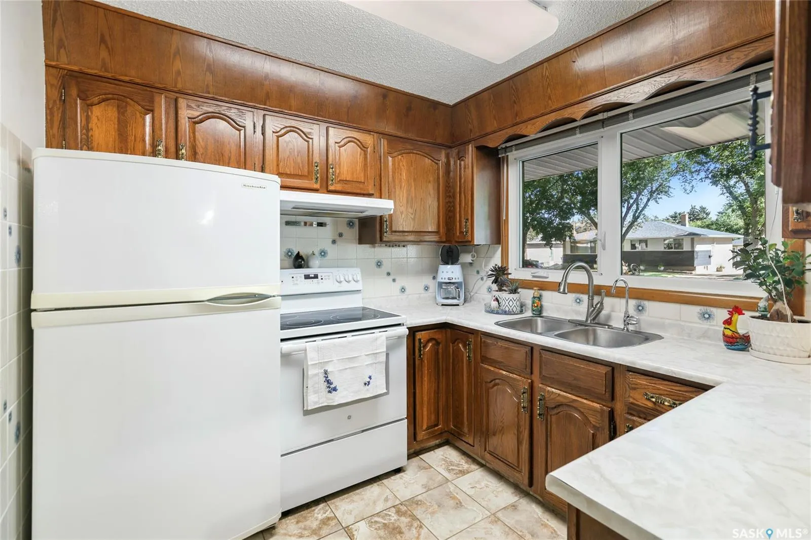 144 Woodward AVENUE