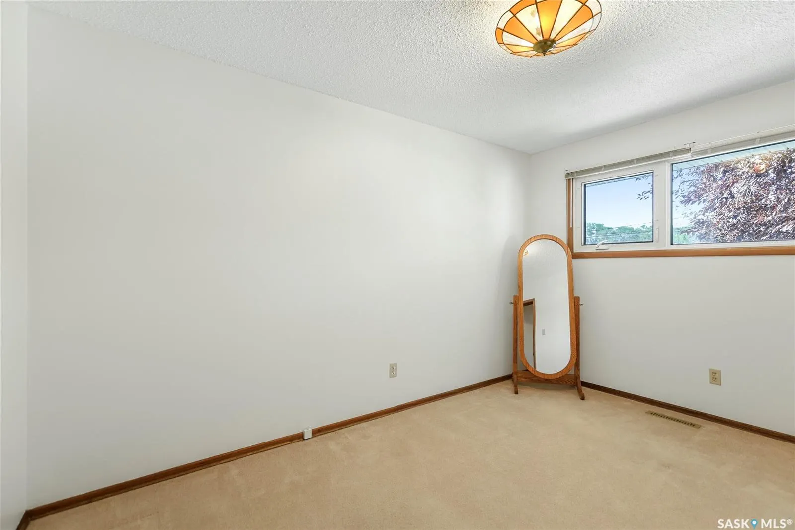 144 Woodward AVENUE