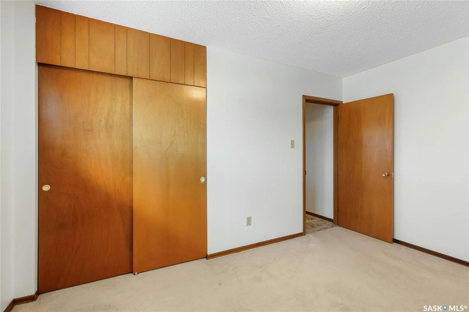 144 Woodward AVENUE