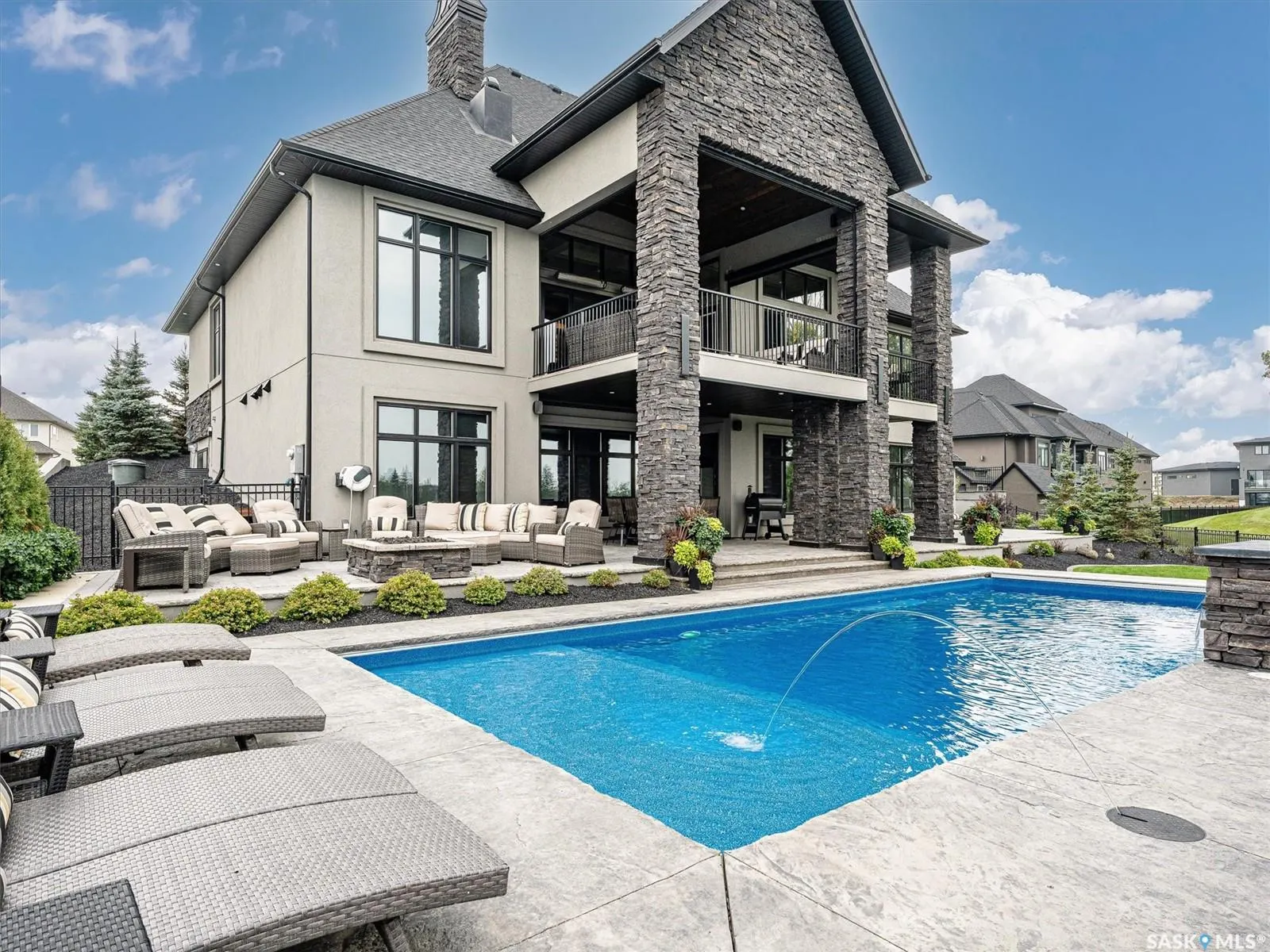128 Greenbryre CRESCENT N