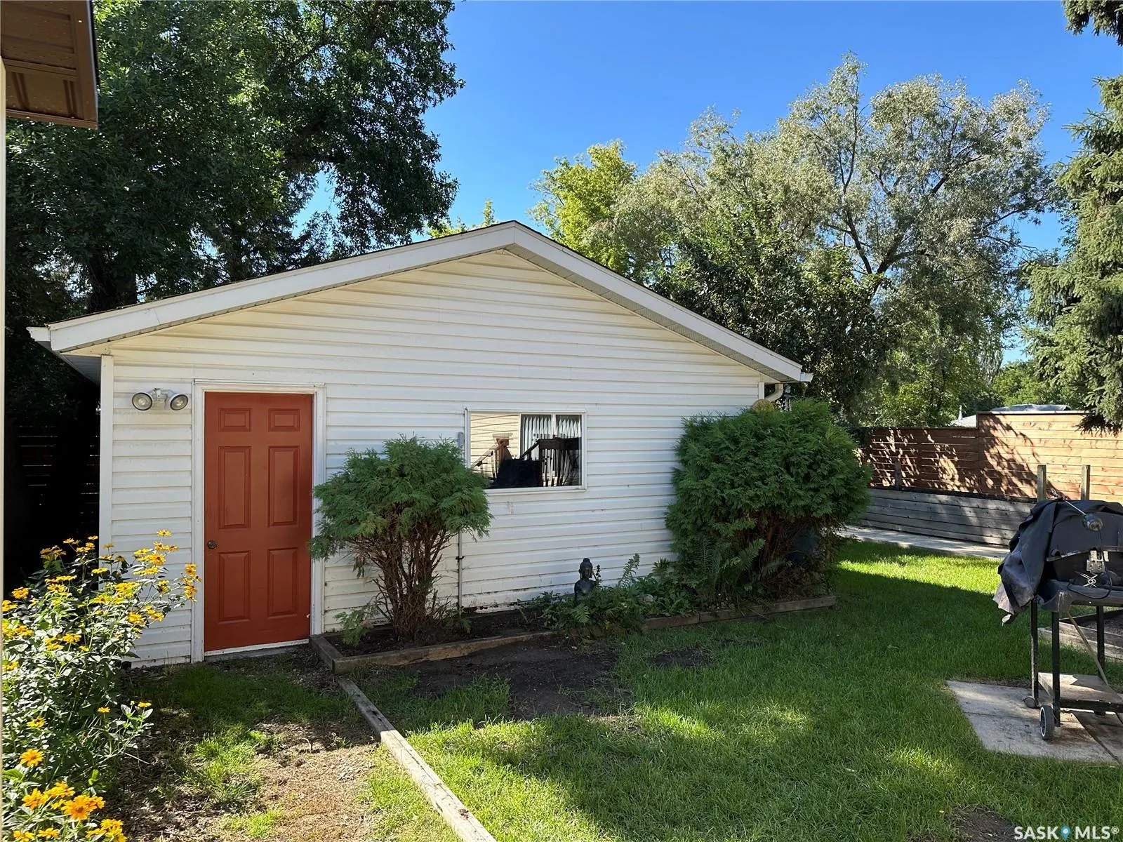 1806 Easthill