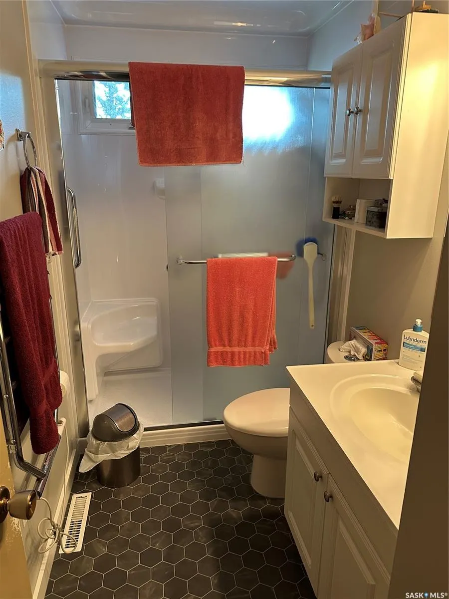 1806 Easthill