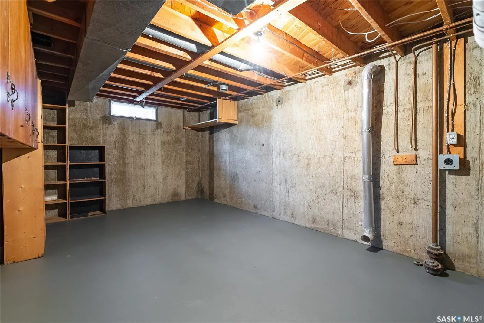 2601 Irvine AVENUE