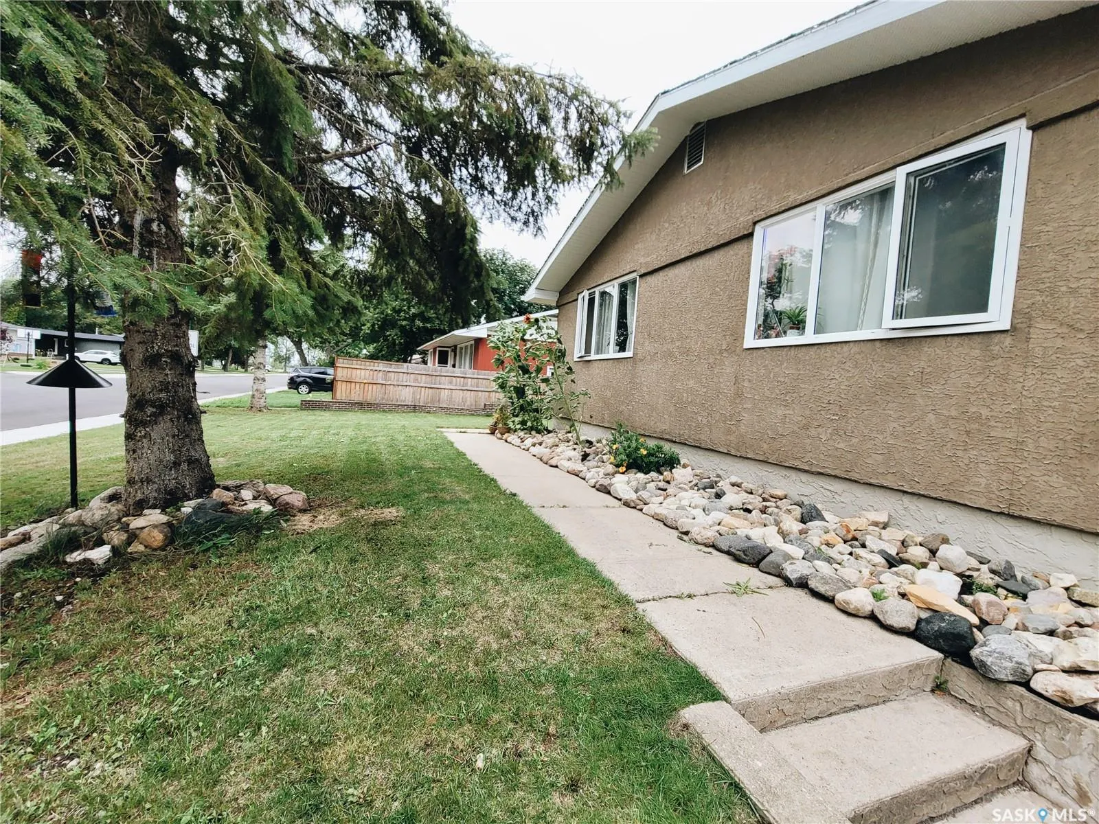 626 24th STREET W