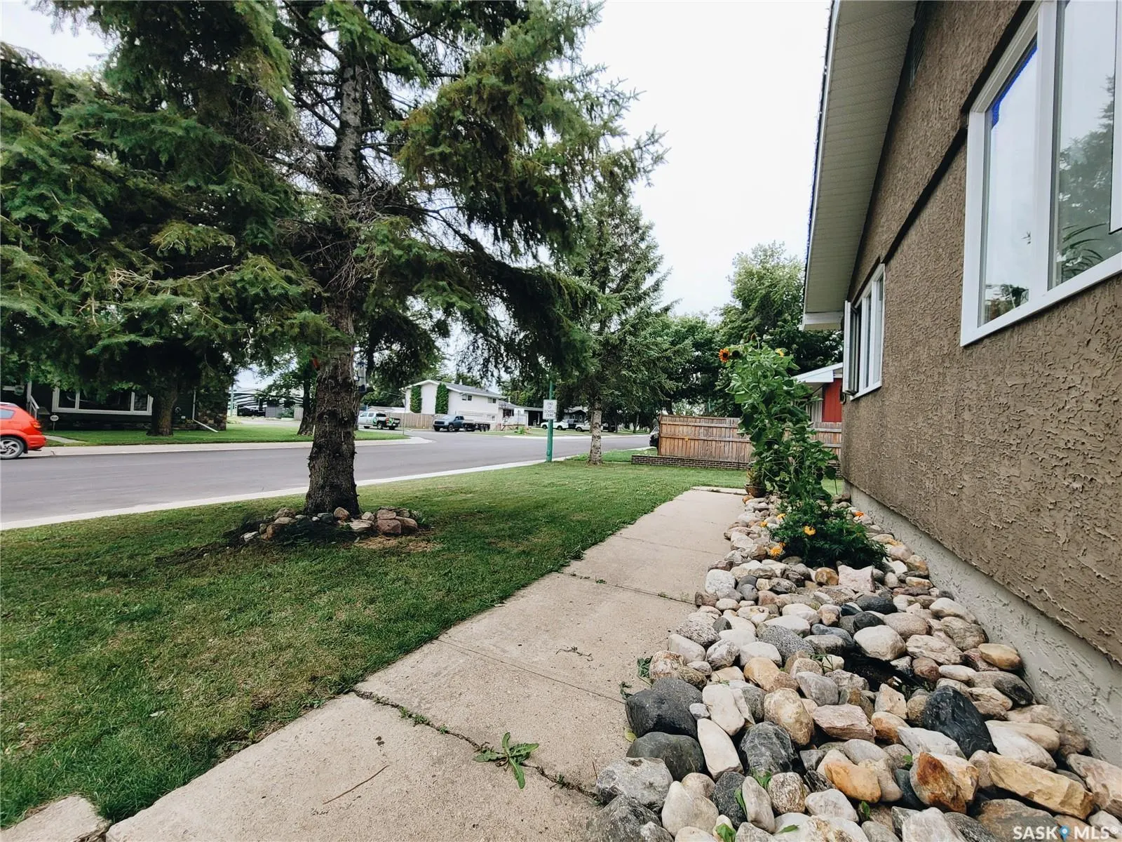 626 24th STREET W