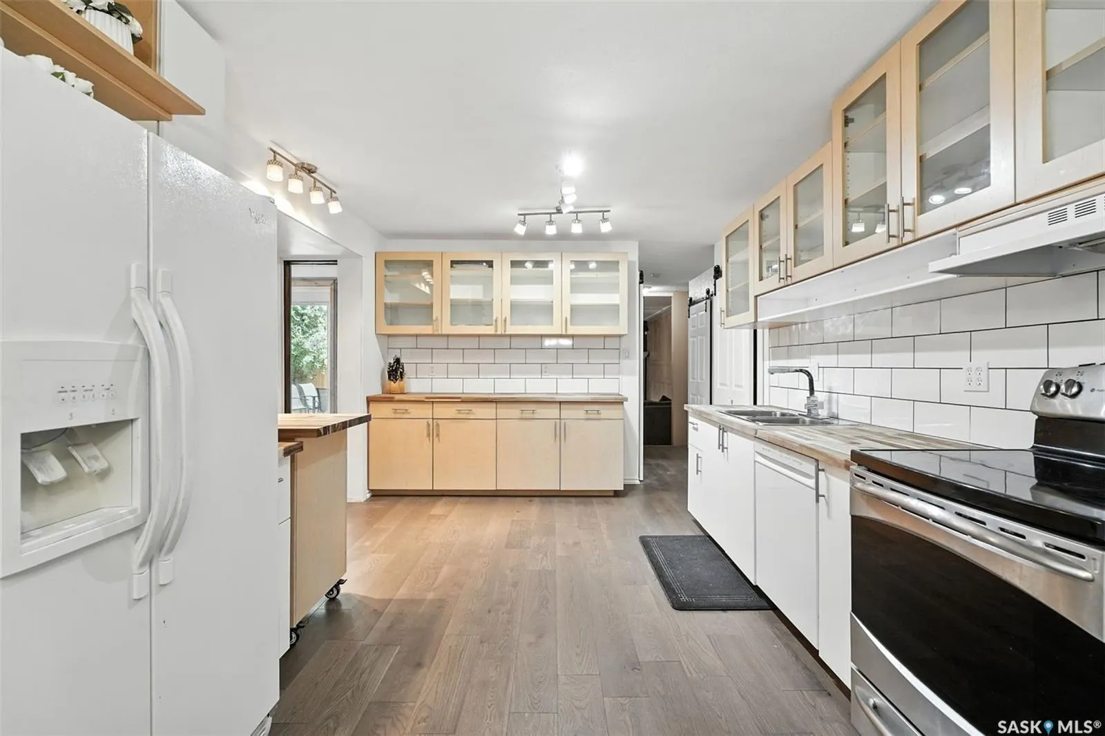 6 Capilano DRIVE