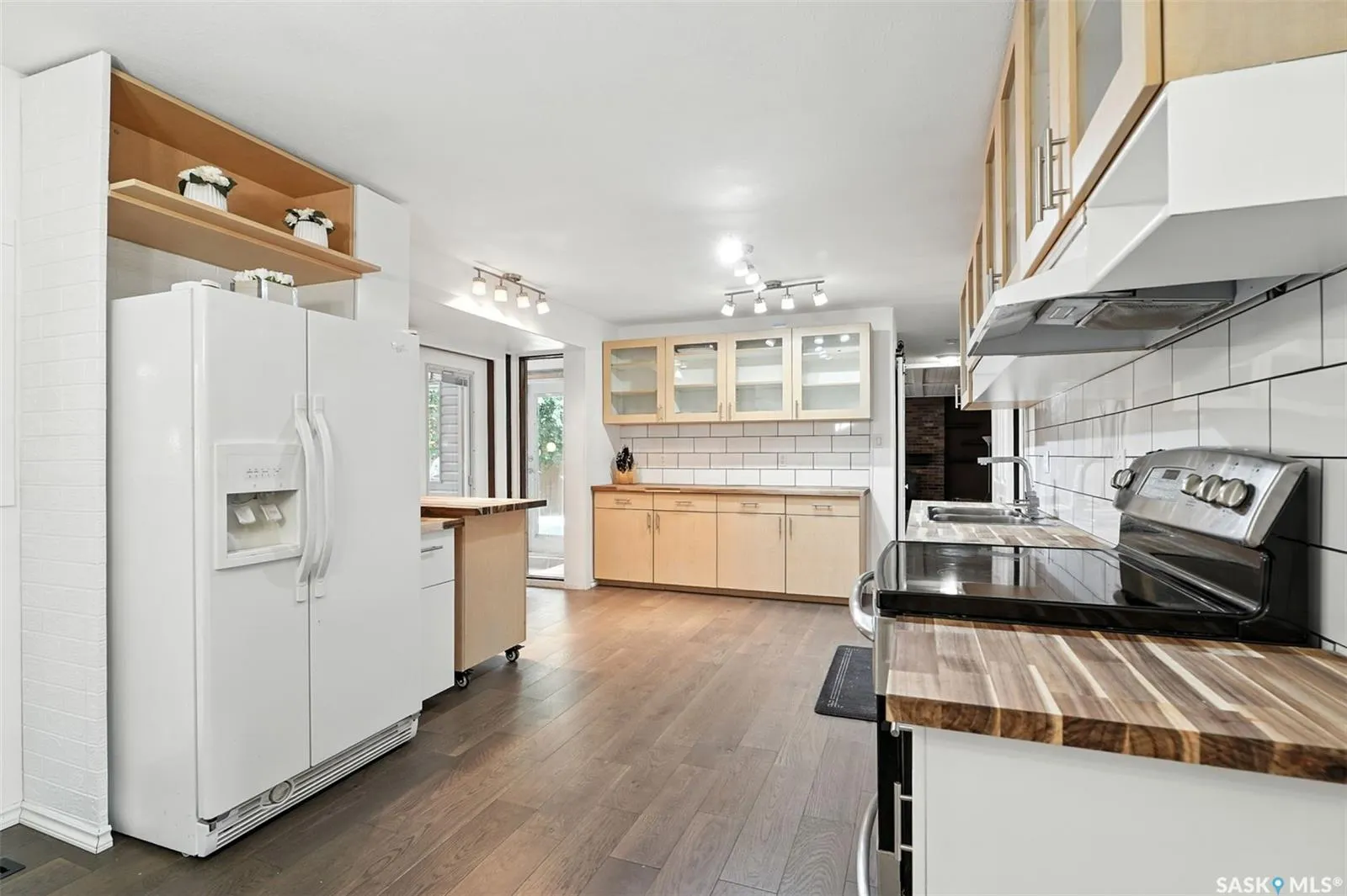 6 Capilano DRIVE