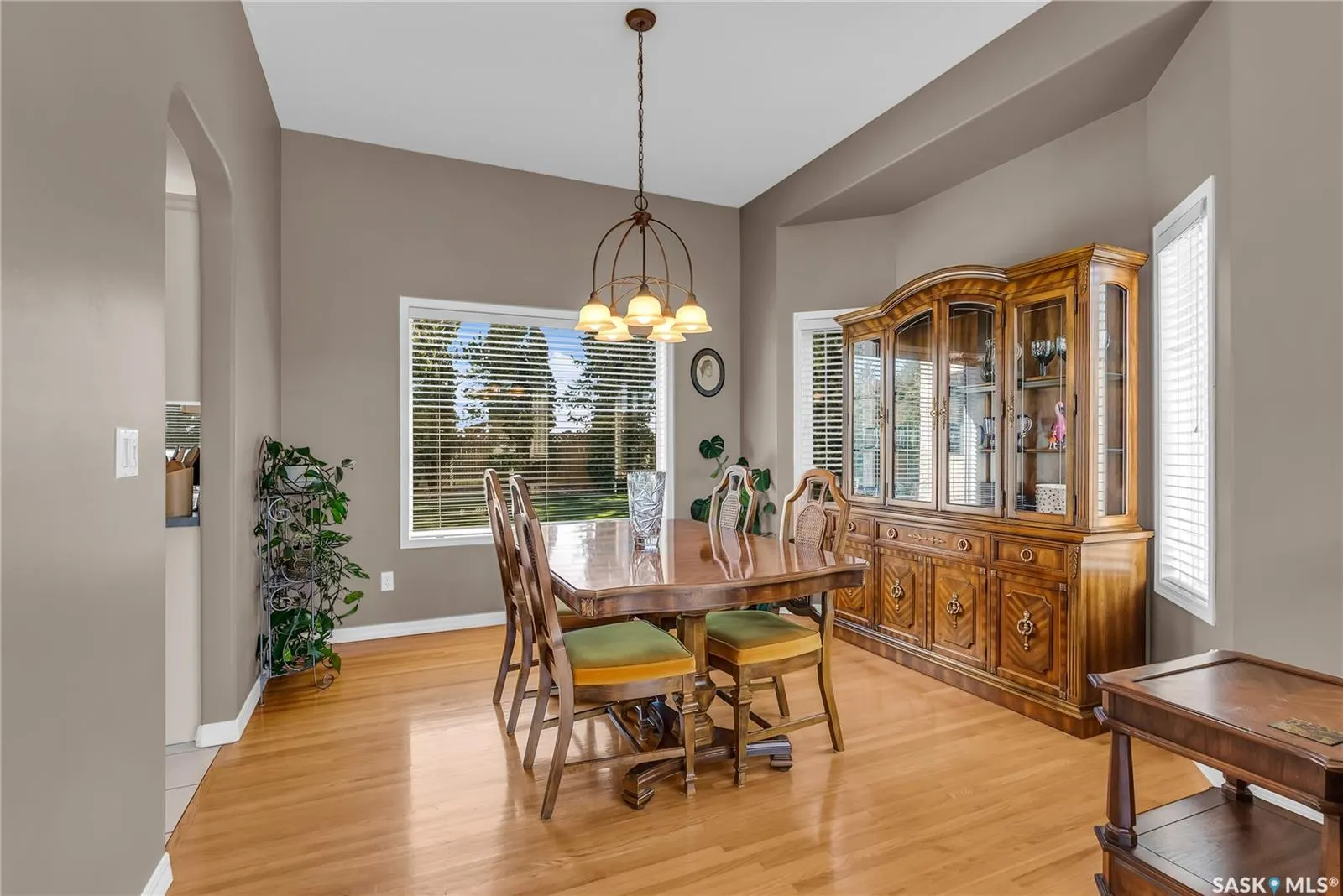 318 Mendel COVE