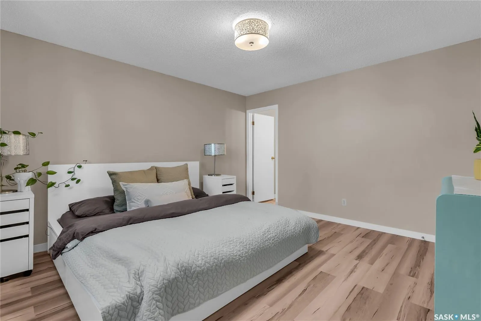 502 Brightsand CRESCENT