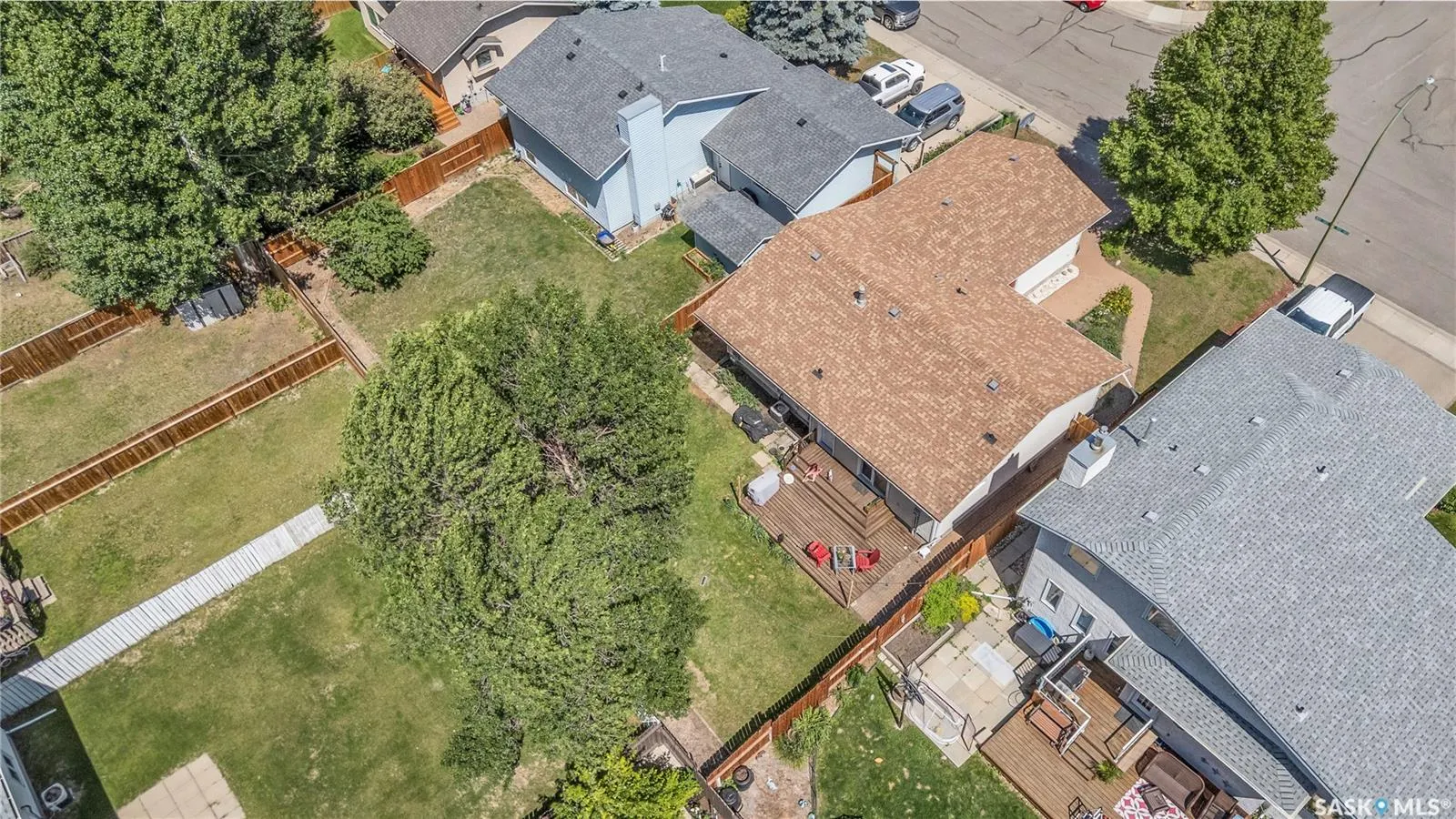502 Brightsand CRESCENT