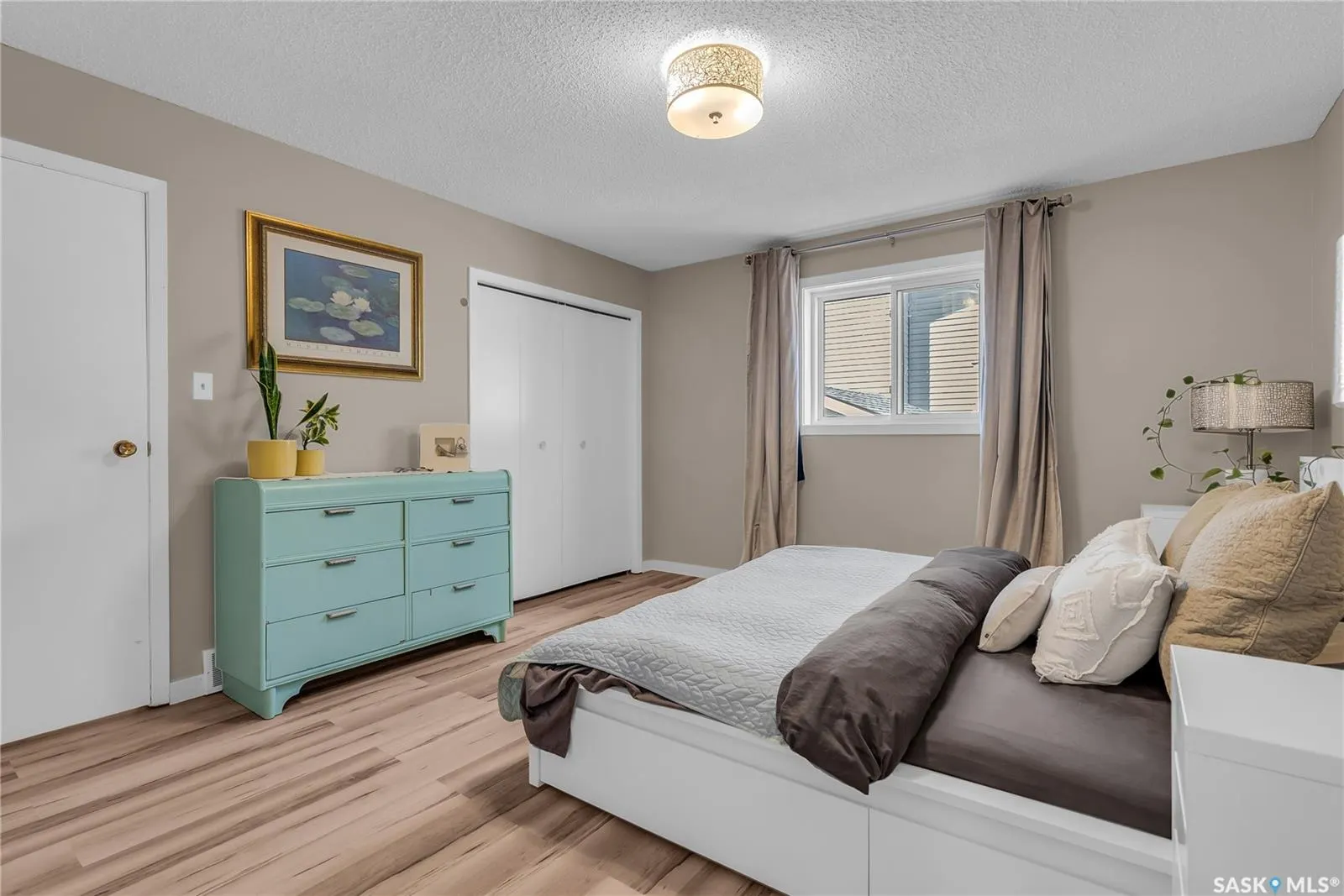 502 Brightsand CRESCENT