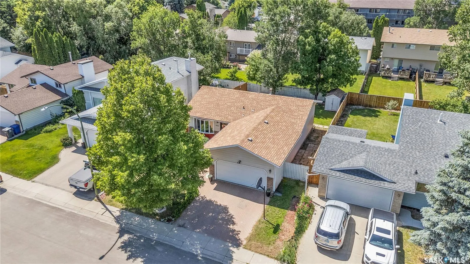 502 Brightsand CRESCENT