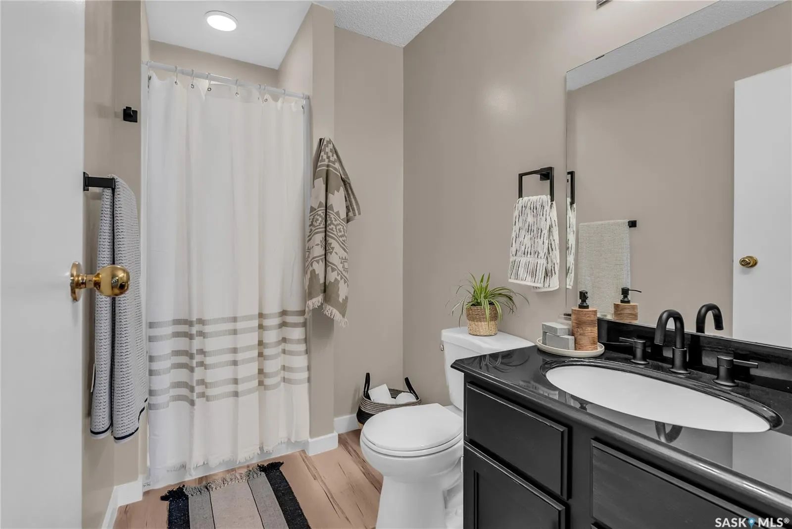 502 Brightsand CRESCENT