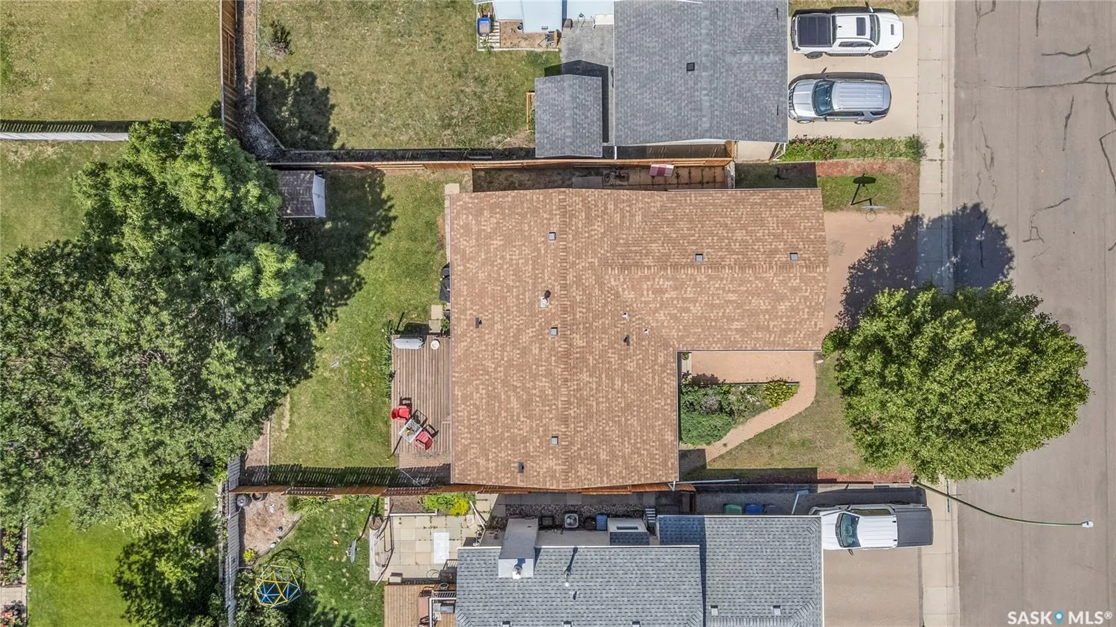 502 Brightsand CRESCENT