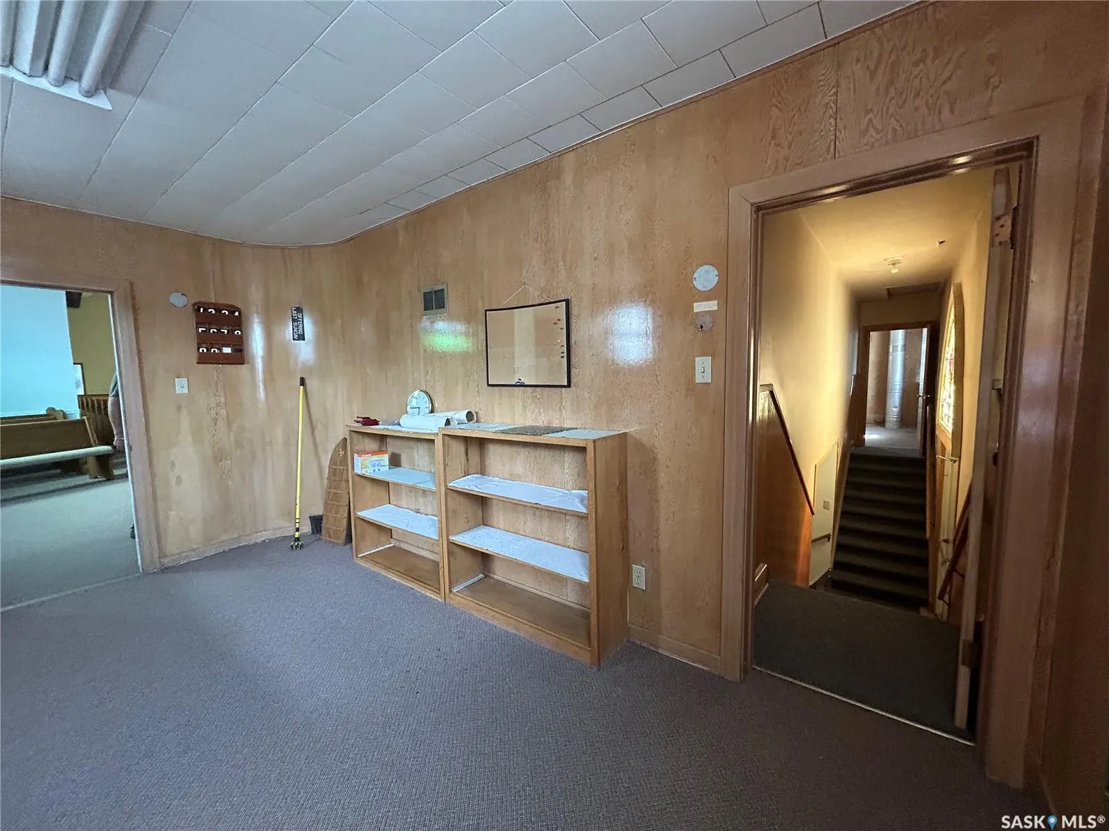 27 Hochelaga STREET W