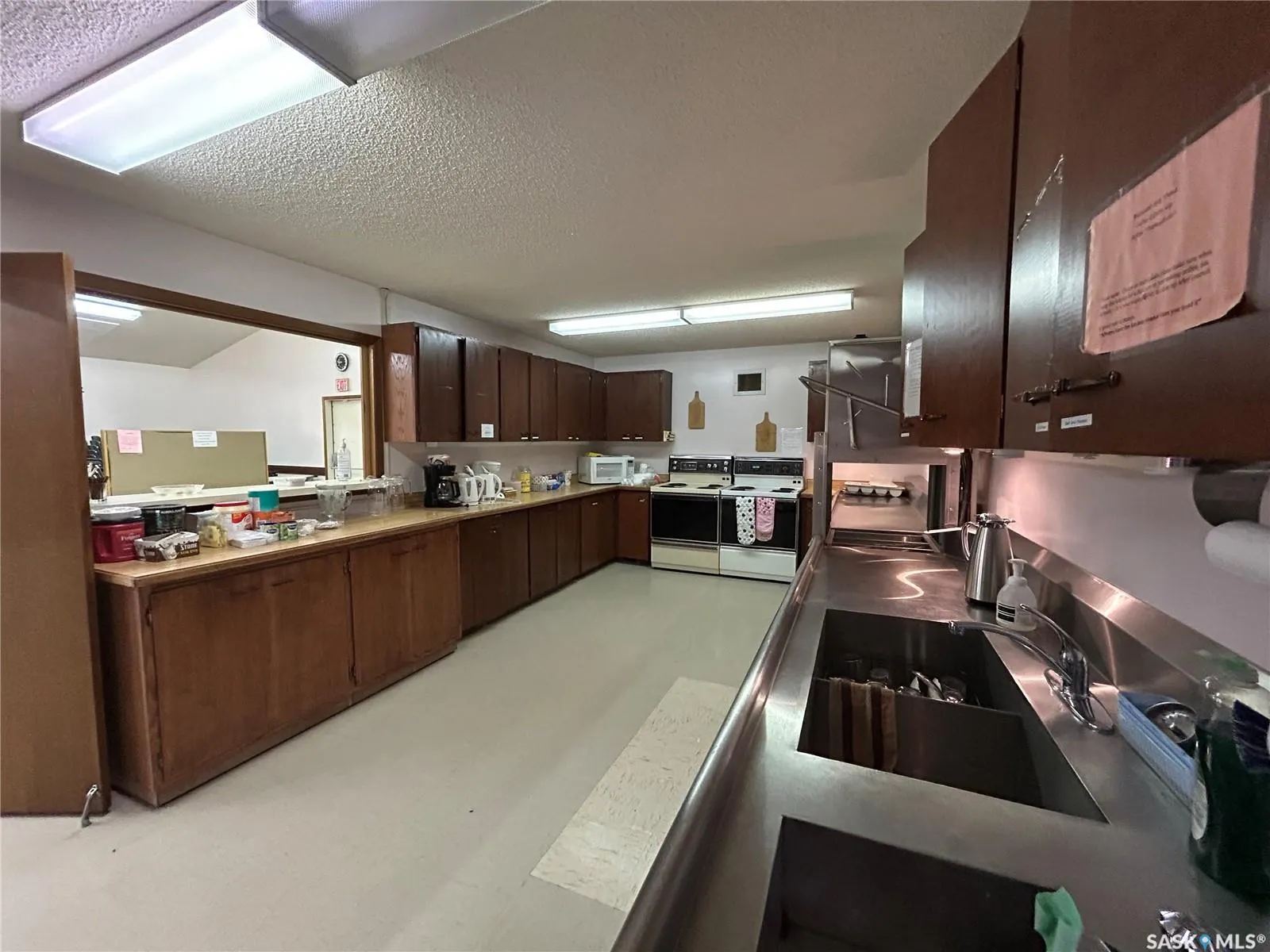 27 Hochelaga STREET W