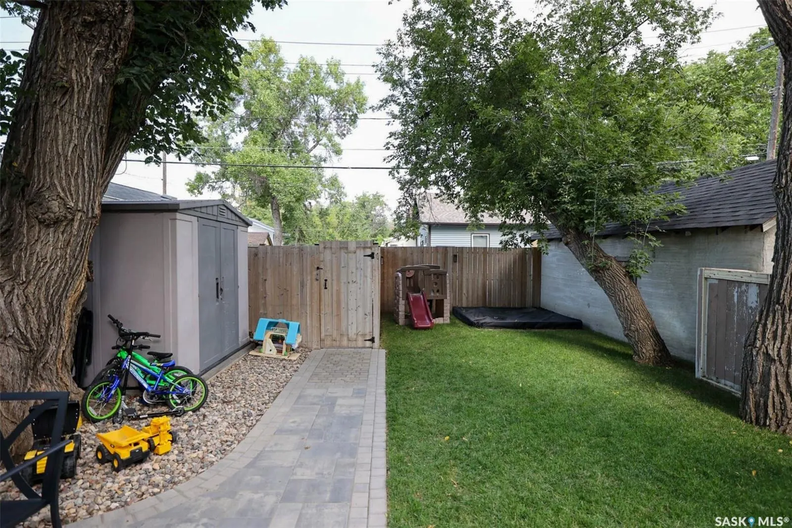 3408 Victoria AVENUE