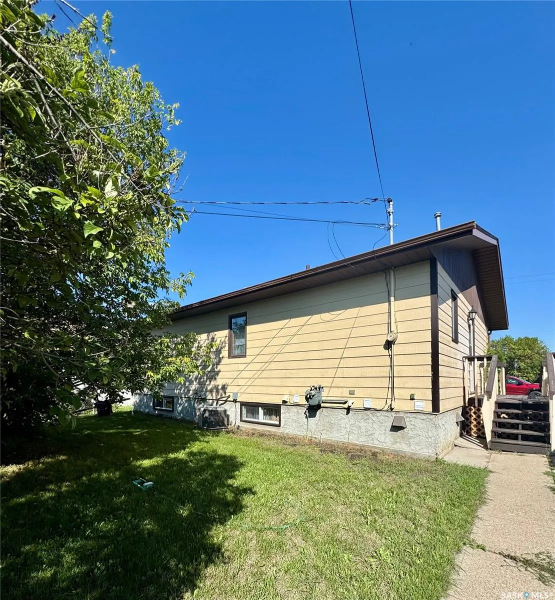403 Churchill STREET