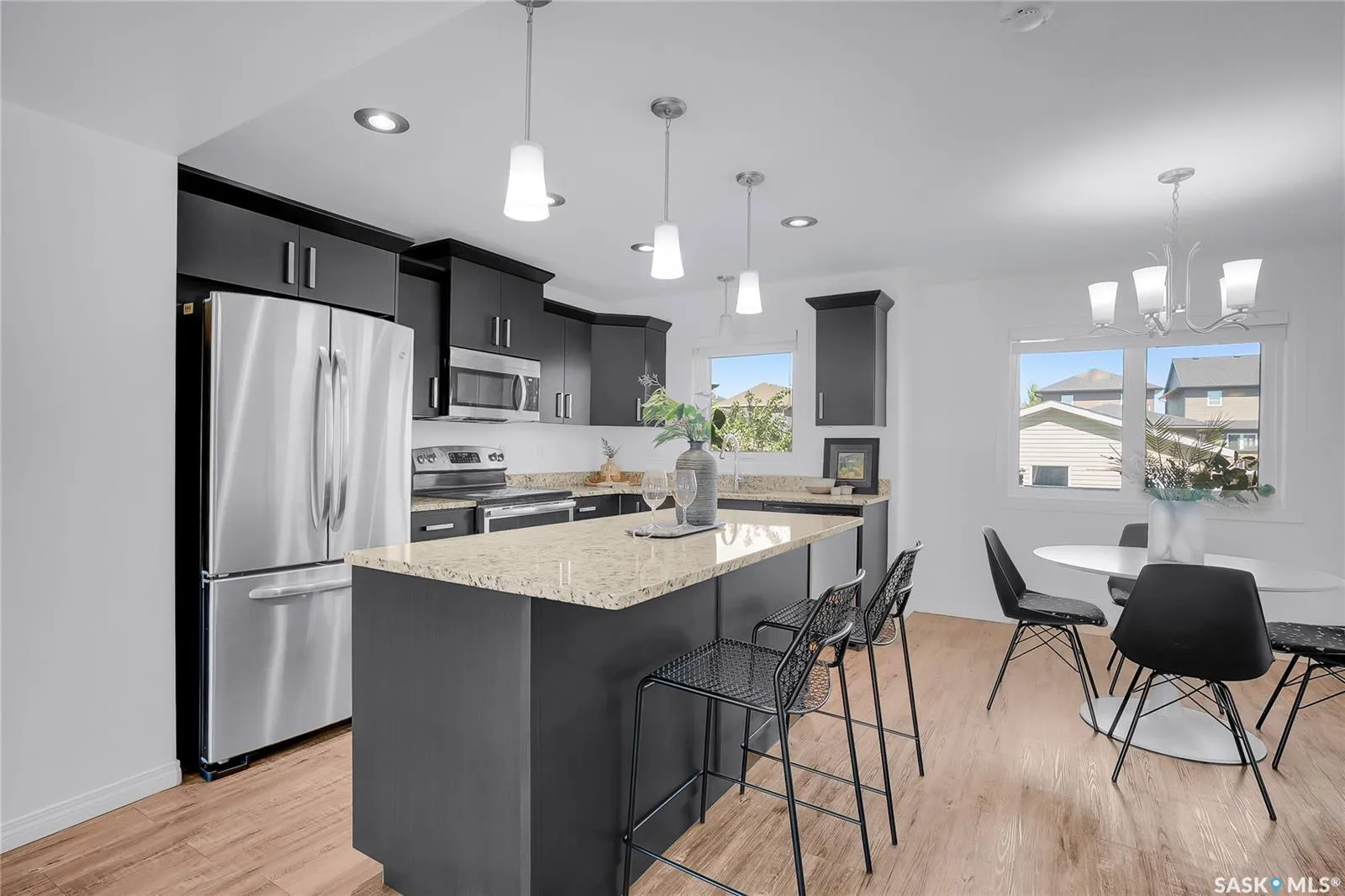 418 Veltkamp CRESCENT