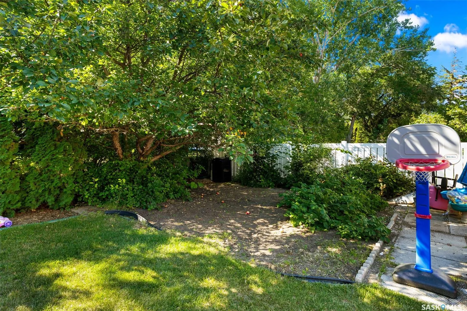 122 Compton ROAD